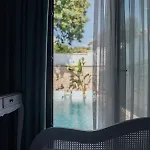 Chloe 5*