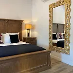 Chloe 5*