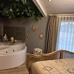Hotel Chloe