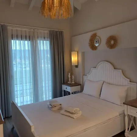 Chloe Boutique 5*