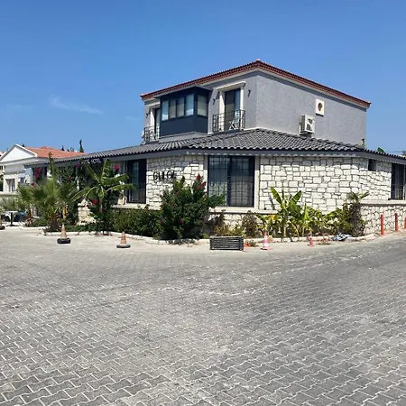 Szálloda Chloe 5*