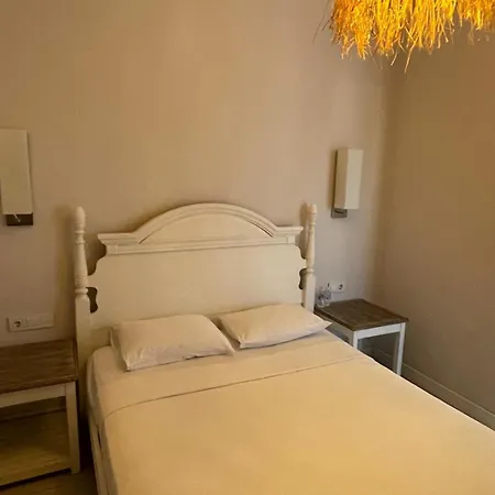 Chloe Boutique 5*