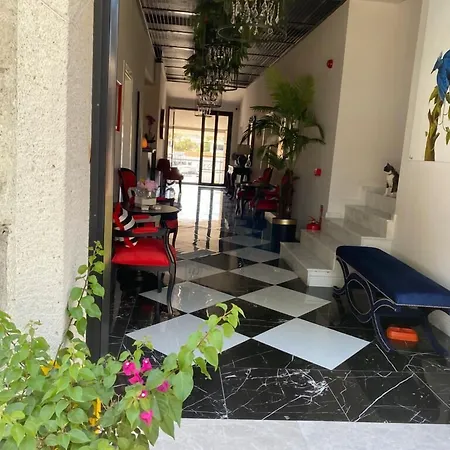 Chloe Hotel