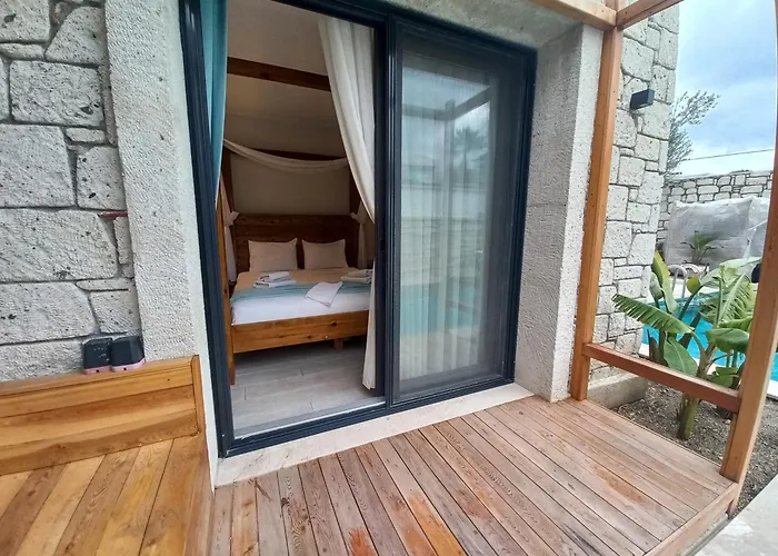 Chloe Алачати