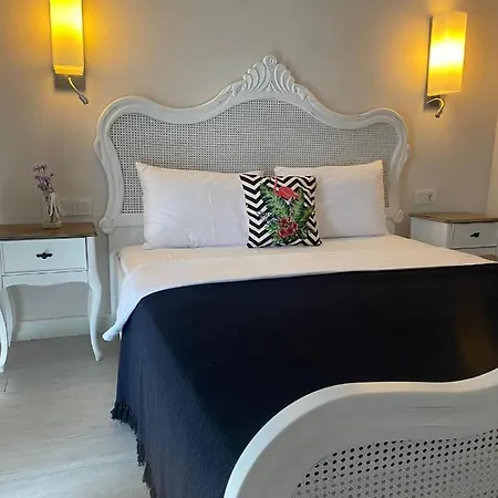 Chloe Boutique Hotel 5*